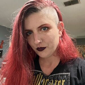 Meet your Posher, Caroline